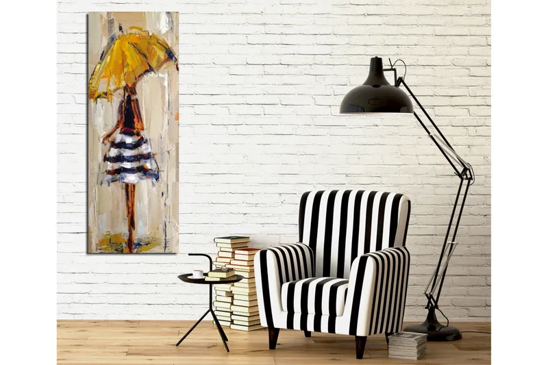Lerretsbilde 30x80 cm - Kvinne med gul paraply og stripete kjole - Gul / Svart / Hvit - Innredning - Bilder & kunst - Lerretsbilder