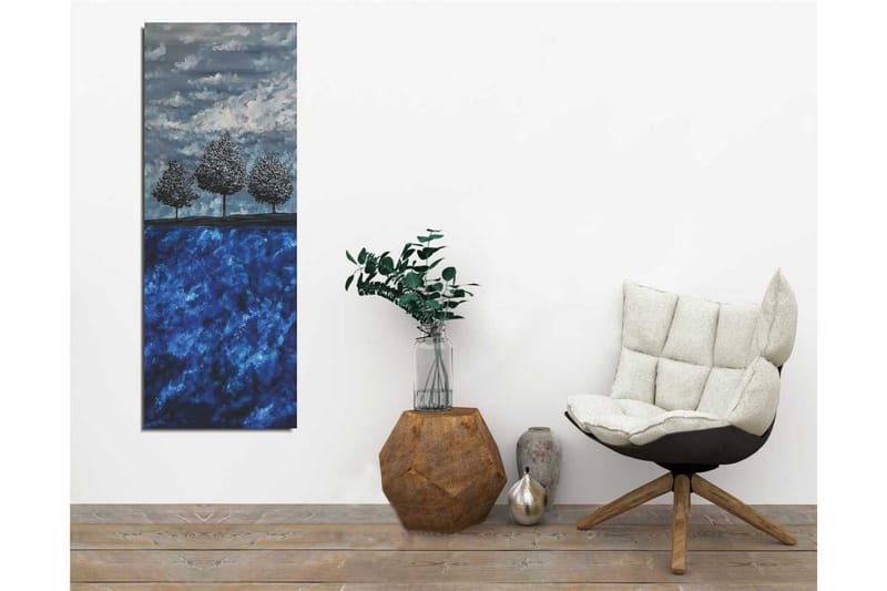 Lerretsbilde 30x80 cm - Tre stiliserte trær mot en blå bakgrunn - Mørk blå / Lys blå / Grå - Innredning - Bilder & kunst - Lerretsbilder