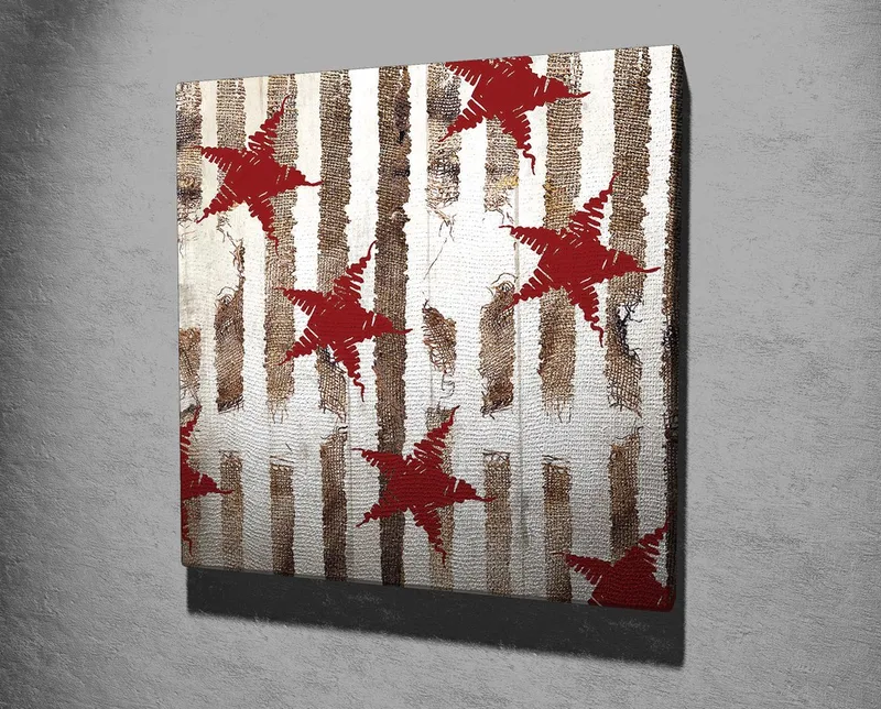 Lerretsbilde 45x45 cm - Abstrakt komposisjon med stjerner og vertikale linjer - Rød / Brun / Hvit - Innredning - Bilder & kunst - Lerretsbilder