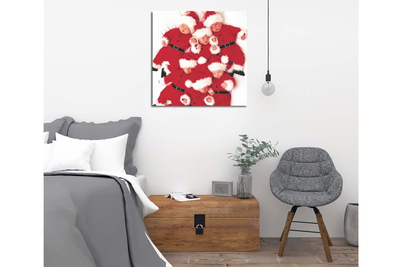 Lerretsbilde 45x45 cm - Leken samling av barn i nissekostymer, Rød / Hvit