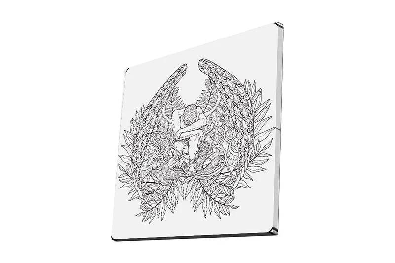 Lerretsbilde 45x45 cm - Mørk og detaljert skulptur av en sittende figur omgitt av fjær og vegetasjon, Svart / Hvit