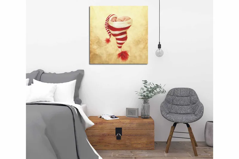 Lerretsbilde 45x45 cm - Nyfødt baby i julehatt med røde og hvite striper - Rød / Hvit / Beige - Innredning - Bilder & kunst - Lerretsbilder