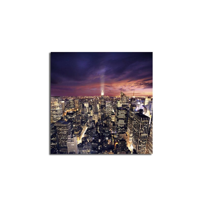 Lerretsbilde 45x45 cm - Storslått utsikt over en by i skumringen med glitrende lys - Mørk blå / Lilla / Gull - Innredning - Bilder & kunst - Lerretsbilder