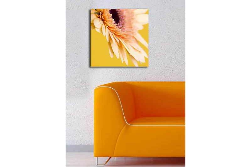 Lerretsbilde 45x45 cm - Vakker blomst med fargerike kronblader og vanndråper - Lys rosa / Gul / Lilla - Innredning - Bilder & kunst - Lerretsbilder