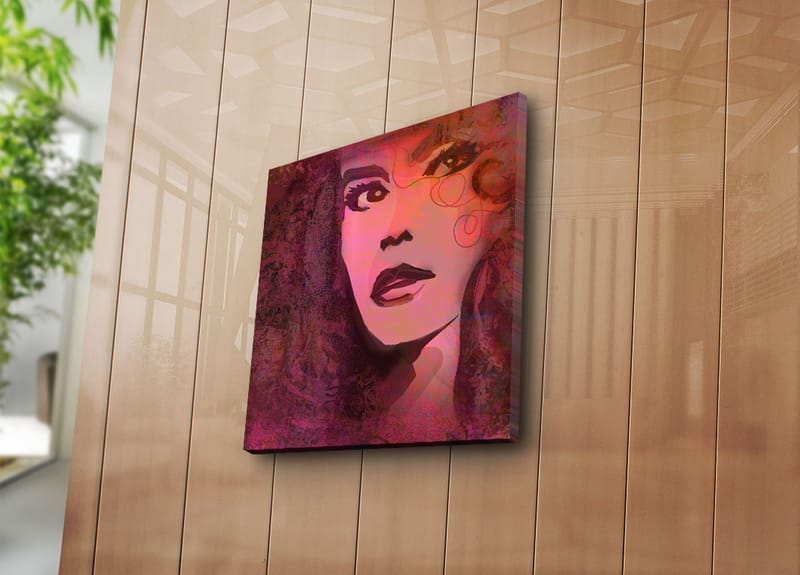 Lerretsbilde 45x45 cm - Portrett av en kvinne med uttrykksfulle ansiktstrekk - Mørk rød / Lilla / Rosa - Innredning - Bilder & kunst - Lerretsbilder