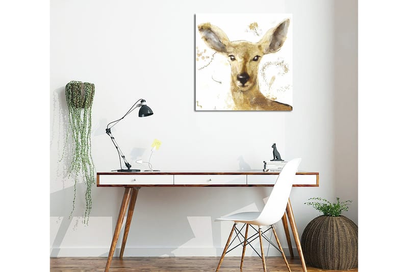 Lerretsbilde 45x45 cm - Portrett av en hjort med myke ansiktstrekk og gylne elementer, Gull / Beige / Brun