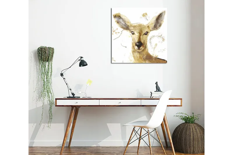 Lerretsbilde 45x45 cm - Portrett av en hjort med myke ansiktstrekk og gylne elementer, Gull / Beige / Brun
