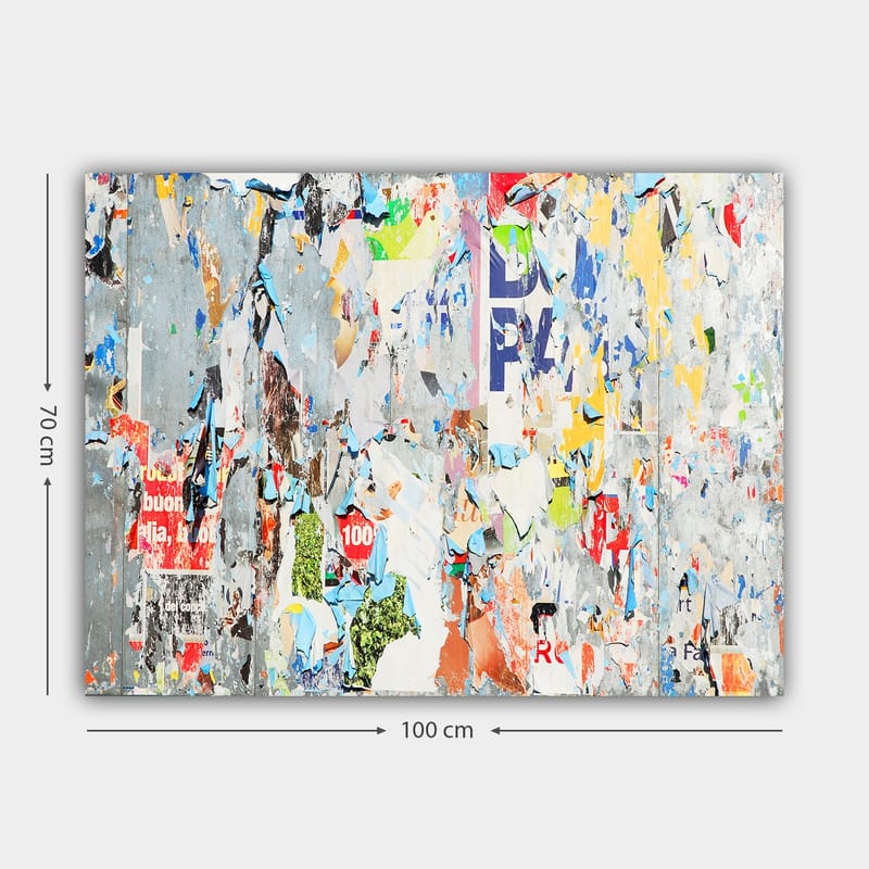 Lerretsbilde 70x100 cm - Abstrakt komposisjon av fargerike, slitte plakater og klistremerker som skaper en dynamisk og teksturert overflate - Grå / Blå / Oransje - Innredning - Bilder & kunst - Lerretsbilder