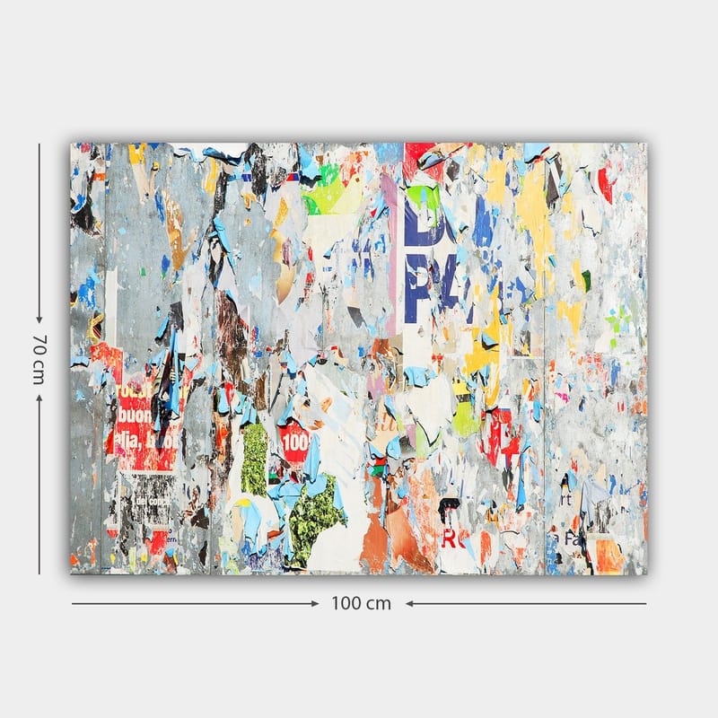 Lerretsbilde 70x100 cm - Abstrakt komposisjon av fargerike, slitte plakater og klistremerker som skaper en dynamisk og teksturert overflate - Grå / Blå / Oransje - Innredning - Bilder & kunst - Lerretsbilder