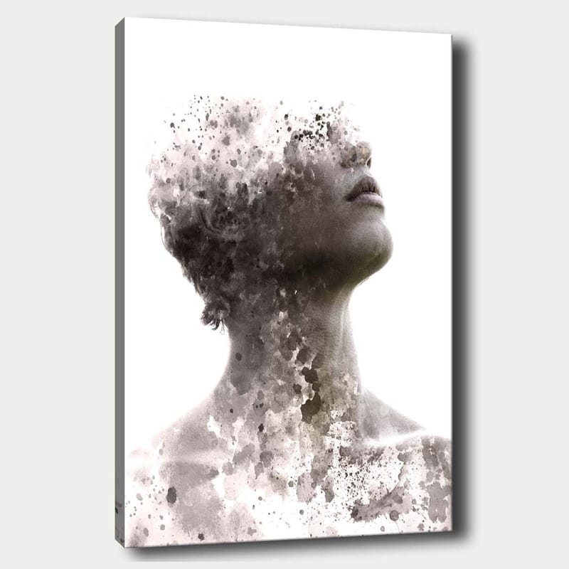 Lerretsbilde 70x100 cm - Abstrakt portrett av en person der ansiktet gradvis forsvinner i en tåke av farger og former, Grå / Svart / Hvit
