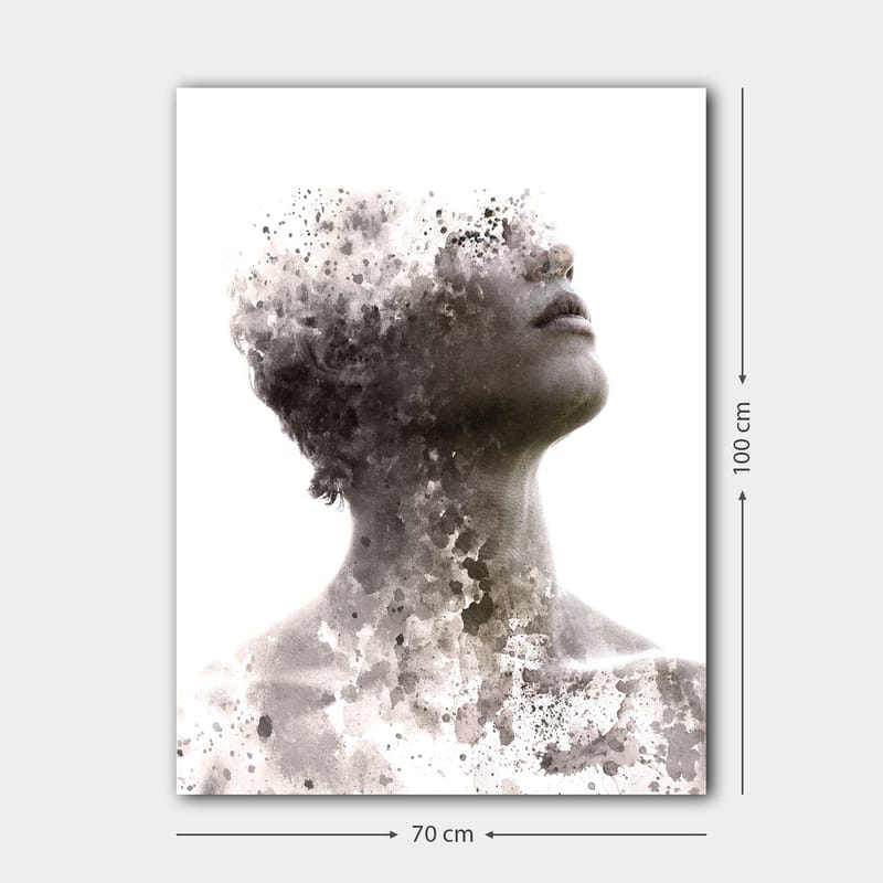 Lerretsbilde 70x100 cm - Abstrakt portrett av en person der ansiktet gradvis forsvinner i en tåke av farger og former - Grå / Svart / Hvit - Innredning - Bilder & kunst - Lerretsbilder