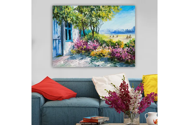 Lerretsbilde 70x100 cm - Blomstrende hage med et hus og frodige trær i bakgrunnen - Grønn / Rosa / Gul - Innredning - Bilder & kunst - Lerretsbilder