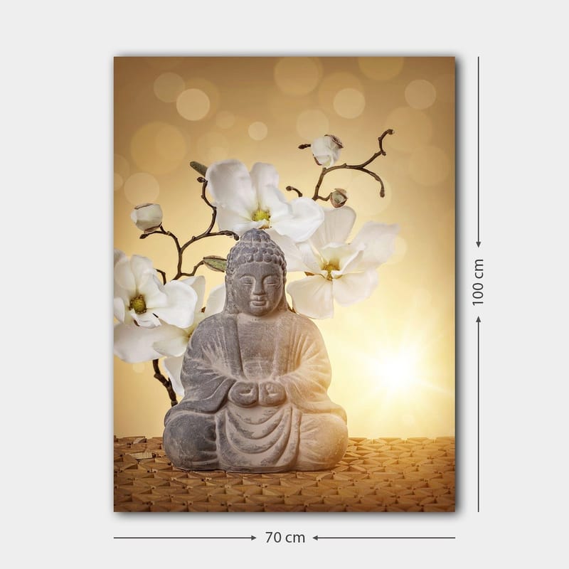 Lerretsbilde 70x100 cm - Buddha-statue omgitt av hvite blomster og en myk, gyllen bakgrunn - Grå / Hvit / Gyllen - Innredning - Bilder & kunst - Lerretsbilder