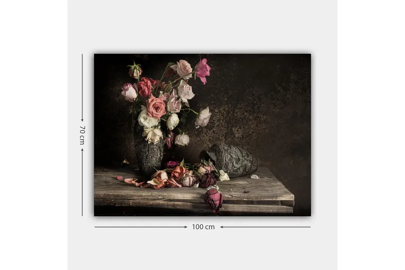Lerretsbilde 70x100 cm - Bukett med fargerike roser i en dekorativ vase, med noen blomster som har falt utenfor vasen - Rosa / Hvit / Mørk rød - Innredning - Bilder & kunst - Lerretsbilder
