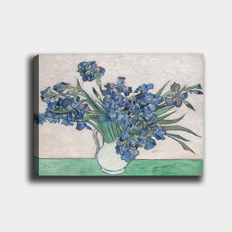 Lerretsbilde 70x100 cm - Bukett med irisblomster i en hvit vase - Blå / Grønn - Innredning - Bilder & kunst - Lerretsbilder
