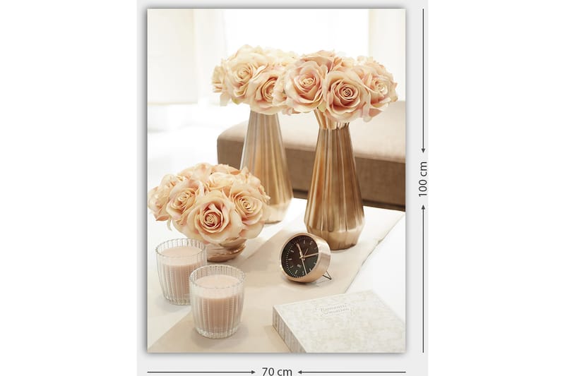 Lerretsbilde 70x100 cm - Elegant arrangement av roser i vaser som skaper en romantisk atmosfære - Lys rosa / Gull / Beige - Innredning - Bilder & kunst - Lerretsbilder