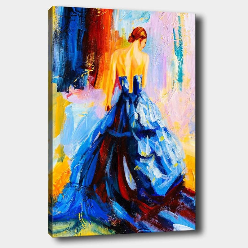Lerretsbilde 70x100 cm - Elegant kvinne i en vakker kjole som står med ryggen til betrakteren, Mørk blå / Rød / Gul
