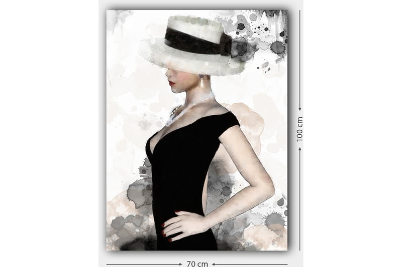 Lerretsbilde 70x100 cm - Elegant kvinne i svart kjole med stor hatt som fremhever stilen og skjønnheten hennes - Svart / Grå / Beige - Innredning - Bilder & kunst - Lerretsbilder