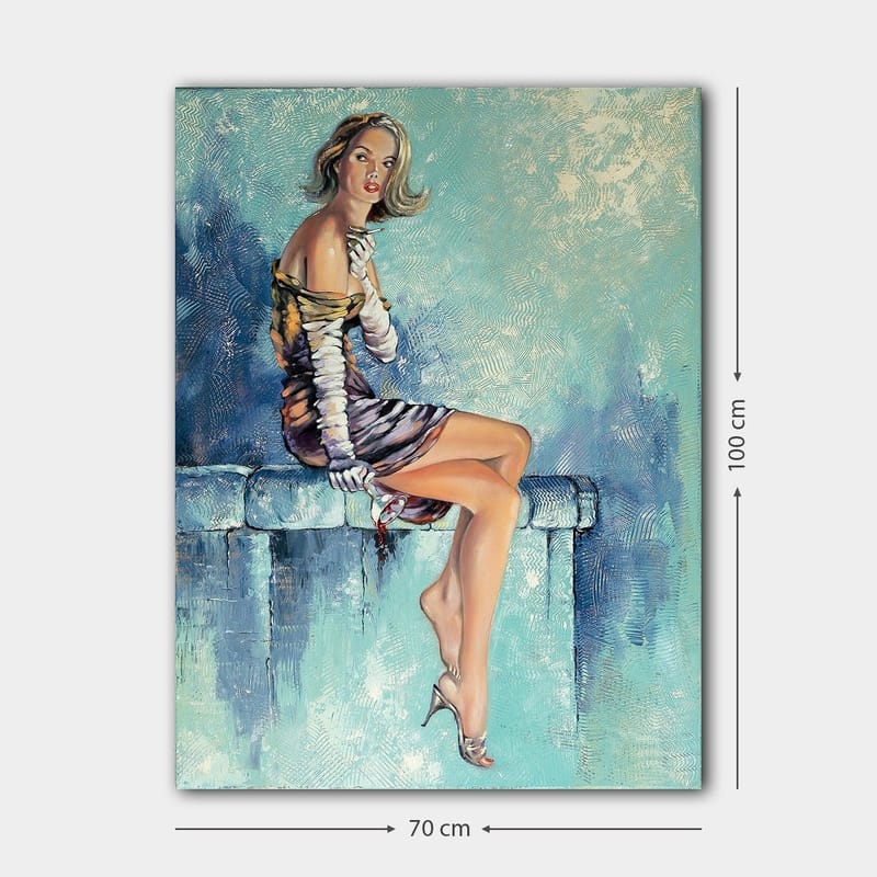 Lerretsbilde 70x100 cm - Elegant kvinne sittende på en benk med en dramatisk positur, iført en stilig kjole - Blå / Beige / Svart - Innredning - Bilder & kunst - Lerretsbilder