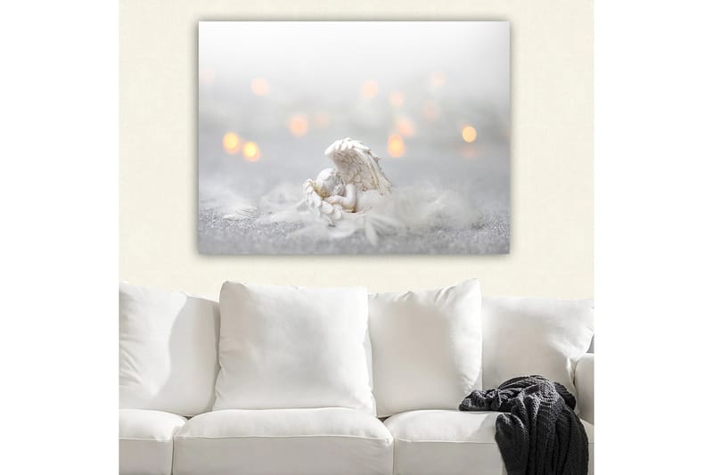 Lerretsbilde 70x100 cm - Engel hviler på en myk overflate, omgitt av lyse og drømmeaktige elementer, Hvit / Lys grå