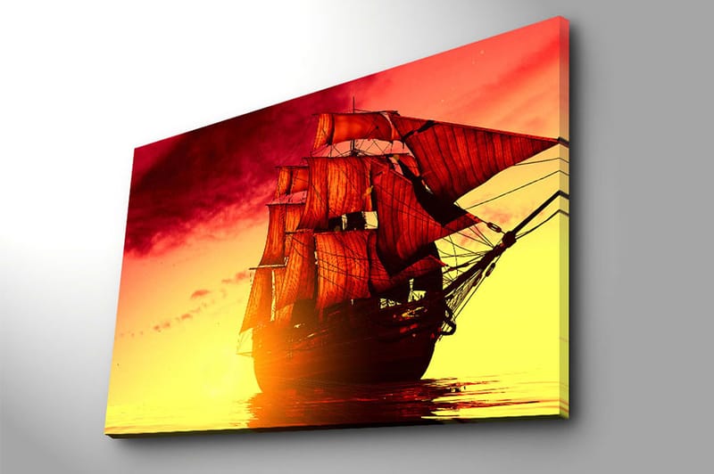 Lerretsbilde 70x100 cm - Et majestetisk seilskip med røde seil som navigerer gjennom en gyllen solnedgang - Rød / Oransje / Gul - Innredning - Bilder & kunst - Lerretsbilder