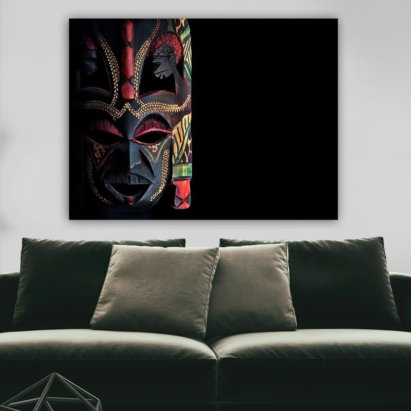Lerretsbilde 70x100 cm - Fargerik afrikansk maske med detaljerte mønstre og uttrykksfulle trekk - Svart / Rød / Grønn - Innredning - Bilder & kunst - Lerretsbilder