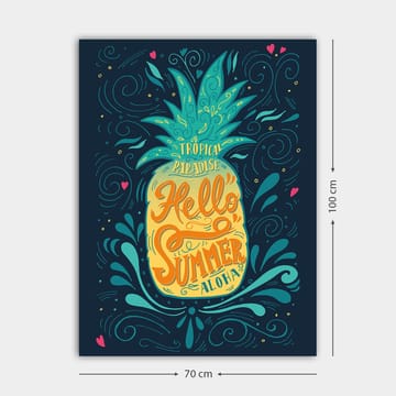 Lerretsbilde 70x100 cm - Fargerik ananas med teksten Hello Summer som fremhever en tropisk følelse - Grønn / Gul / Blå - Innredning - Bilder & kunst - Lerretsbilder