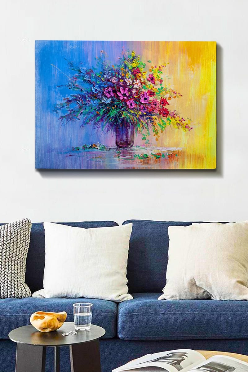 Lerretsbilde 70x100 cm - Fargerik blomsterbukett i vase - Lilla / Grønn / Gul - Innredning - Bilder & kunst - Lerretsbilder