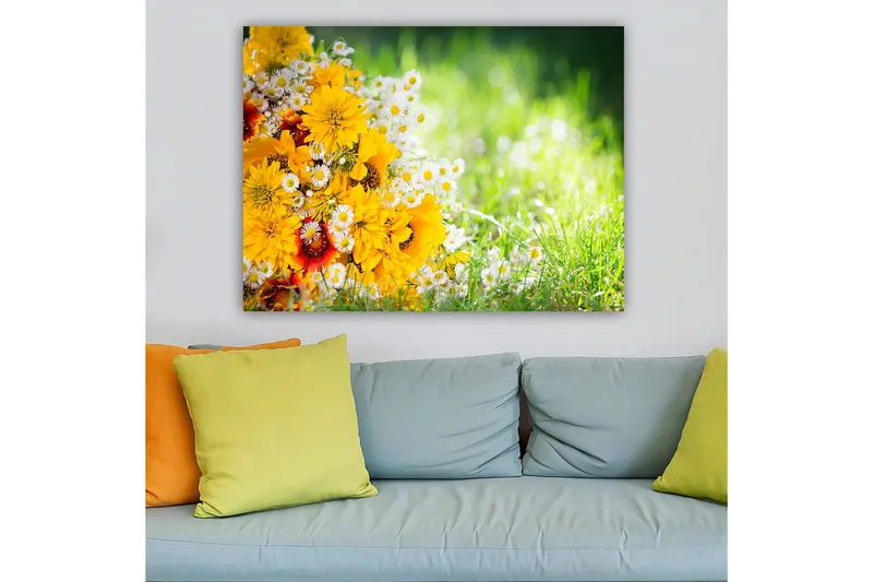 Lerretsbilde 70x100 cm - Fargerik bukett med gule blomster og hvite tusenfryd - Gul / Hvit / Oransje - Innredning - Bilder & kunst - Lerretsbilder