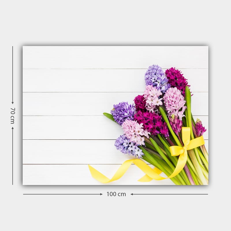 Lerretsbilde 70x100 cm - Fargerik bukett med hyasinter med gul sløyfe - Lilla / Rosa / Gul - Innredning - Bilder & kunst - Lerretsbilder
