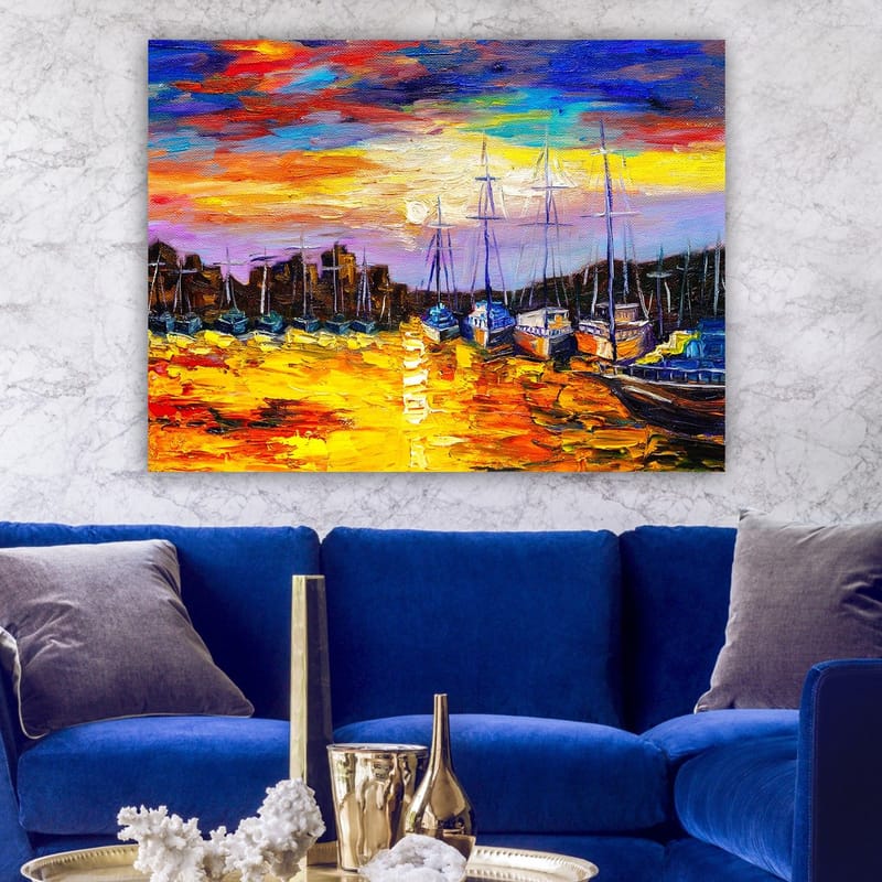 Lerretsbilde 70x100 cm - Fargerik havnescene med seilbåter speilet i vannet under en solnedgang - Gull / Blå / Oransje - Innredning - Bilder & kunst - Lerretsbilder
