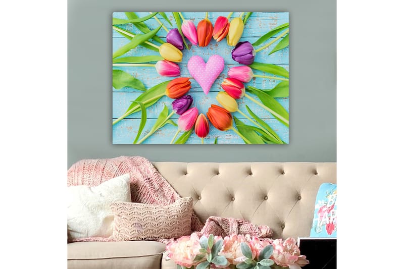 Lerretsbilde 70x100 cm - Fargerik samling av tulipaner formet som et hjerte med rosa ornament i midten - Rosa / Lilla / Oransje - Innredning - Bilder & kunst - Lerretsbilder