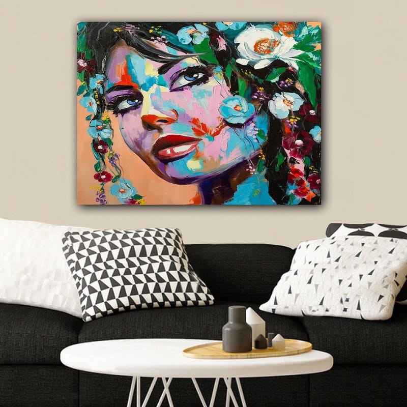 Lerretsbilde 70x100 cm - Fargerik portrettmaleri av en kvinne med blomster i håret - Blå / Rød / Grønn - Innredning - Bilder & kunst - Lerretsbilder
