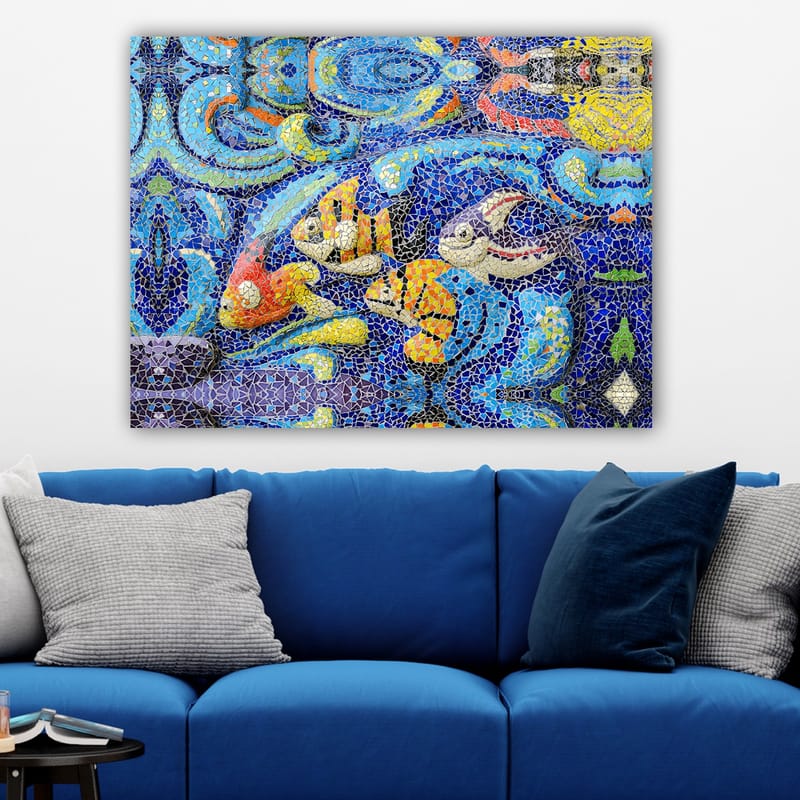 Lerretsbilde 70x100 cm - Fargerike fisker svømmer i et livlig undervannsmiljø - Blå / Oransje / Gul - Innredning - Bilder & kunst - Lerretsbilder