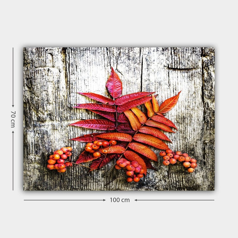 Lerretsbilde 70x100 cm - Fargerike høstblader og bær på en treflate - Rød / Oransje / Gul - Innredning - Bilder & kunst - Lerretsbilder