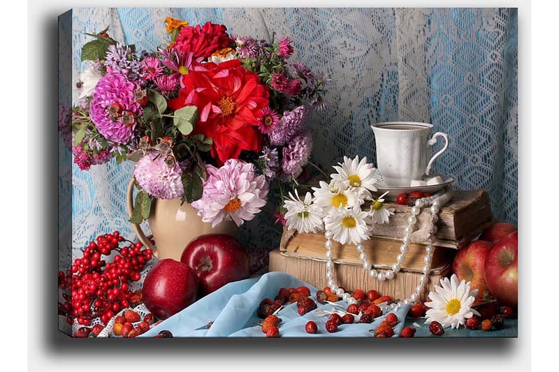 Lerretsbilde 70x100 cm - Fargerikt stilleben med blomster, frukt og en kopp på en stabel med bøker - Rød / Grønn / Lilla - Innredning - Bilder & kunst - Lerretsbilder
