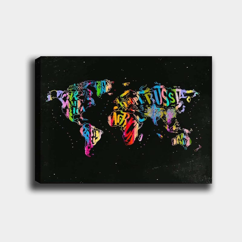 Lerretsbilde 70x100 cm - Fargerikt verdenskart laget av tekst og symboler som representerer forskjellige land, Lilla / Rød / Grønn