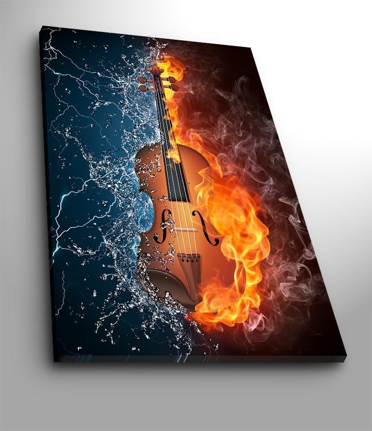Lerretsbilde 70x100 cm - Fiolin omgitt av ild og vann, som symboliserer kontrasten mellom elementene, Oransje / Blå / Brun
