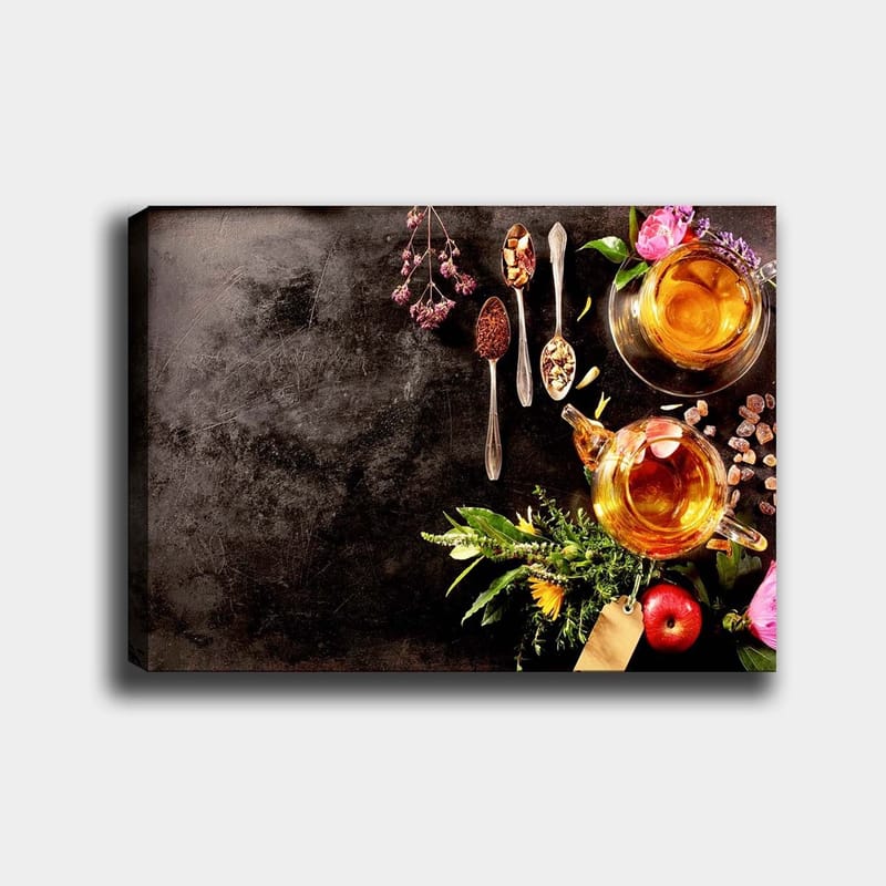 Lerretsbilde 70x100 cm - Fredelig komposisjon med te, krydder og blomster som skaper en innbydende atmosfære, Gull / Grønn / Rosa