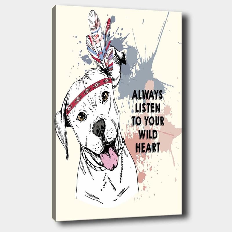 Lerretsbilde 70x100 cm - Glad hund med fjær og et bånd rundt hodet som oppmuntrer deg til å lytte til ditt ville hjerte, Hvit / Rød / Blå