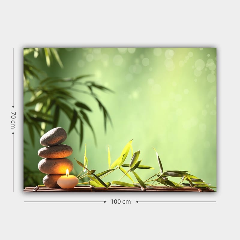 Lerretsbilde 70x100 cm - Harmonisk komposisjon med stablede steiner, et stearinlys og bambus som symboliserer ro og balanse - Grønn / Grå / Beige - Innredning - Bilder & kunst - Lerretsbilder