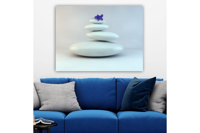 Lerretsbilde 70x100 cm - Haug med hvite steiner med en lilla blomst på toppen - Hvit / Lilla - Innredning - Bilder & kunst - Lerretsbilder
