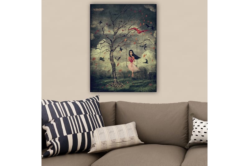 Lerretsbilde 70x100 cm - Jente i rosa kjole svinger seg fra et tre i drømmeaktige omgivelser med fugler som svever rundt henne - Mørkegrønn / Rød / Rosa - Innredning - Bilder & kunst - Lerretsbilder
