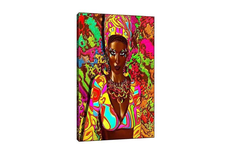 Lerretsbilde 70x100 cm - Kraftig kvinne i fargerike klær med et uttrykksfullt ansikt og smykker, Grønn / Rosa / Oransje