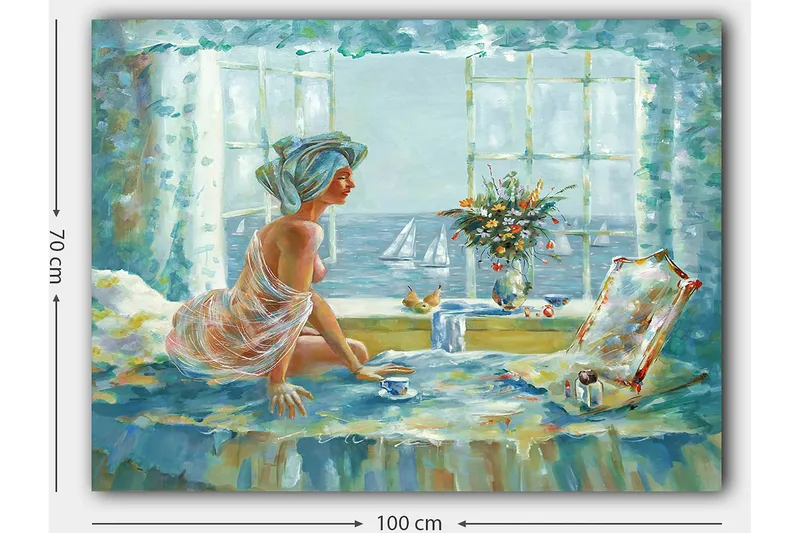 Lerretsbilde 70x100 cm - Kvinne i et lyst og luftig miljø, sittende ved et vindu med utsikt over havet - Blå / Grønn / Beige - Innredning - Bilder & kunst - Lerretsbilder