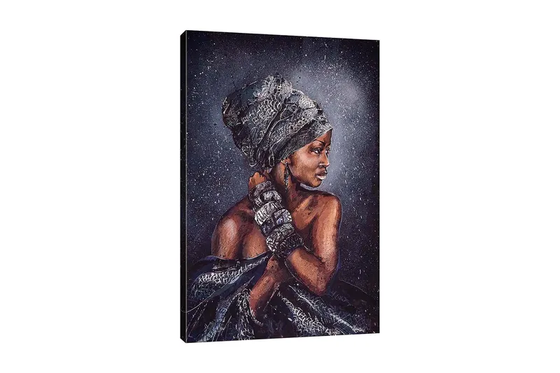 Lerretsbilde 70x100 cm - Kvinne med elegant hodeplagg og smykker, avbildet i profil - Mørk brun / Svart / Grå - Innredning - Bilder & kunst - Lerretsbilder