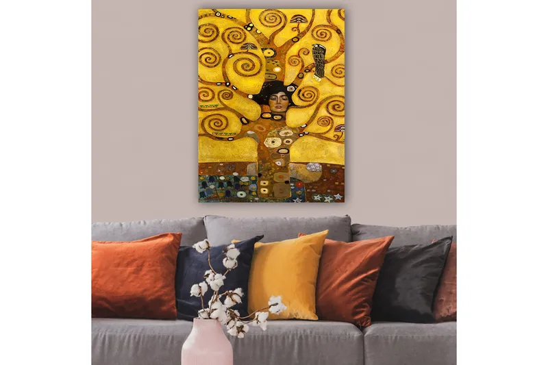 Lerretsbilde 70x100 cm - Kvinne med lukkede øyne omgitt av spinnende, gylne grener og symbolske elementer - Gull / Brun / Svart - Innredning - Bilder & kunst - Lerretsbilder