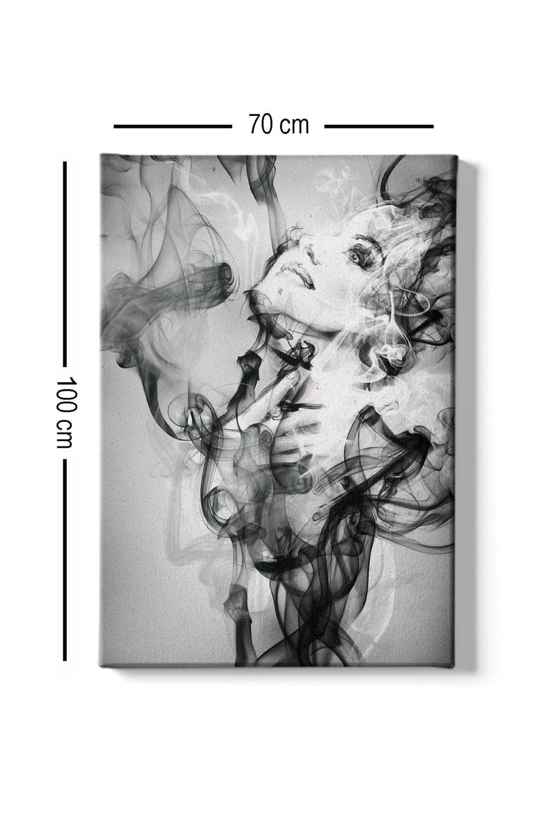 Lerretsbilde 70x100 cm - Kvinne som kommer ut av svevende røykformasjoner - Svart / Grå / Hvit - Innredning - Bilder & kunst - Lerretsbilder