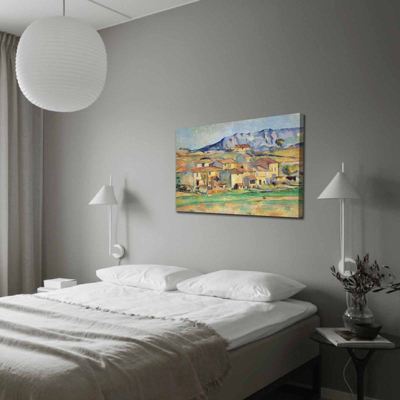 Lerretsbilde 70x100 cm - Landskapsmaleri med pittoreske hus omgitt av grønne marker og fjell i bakgrunnen - Gul / Grønn / Blå - Innredning - Bilder & kunst - Lerretsbilder