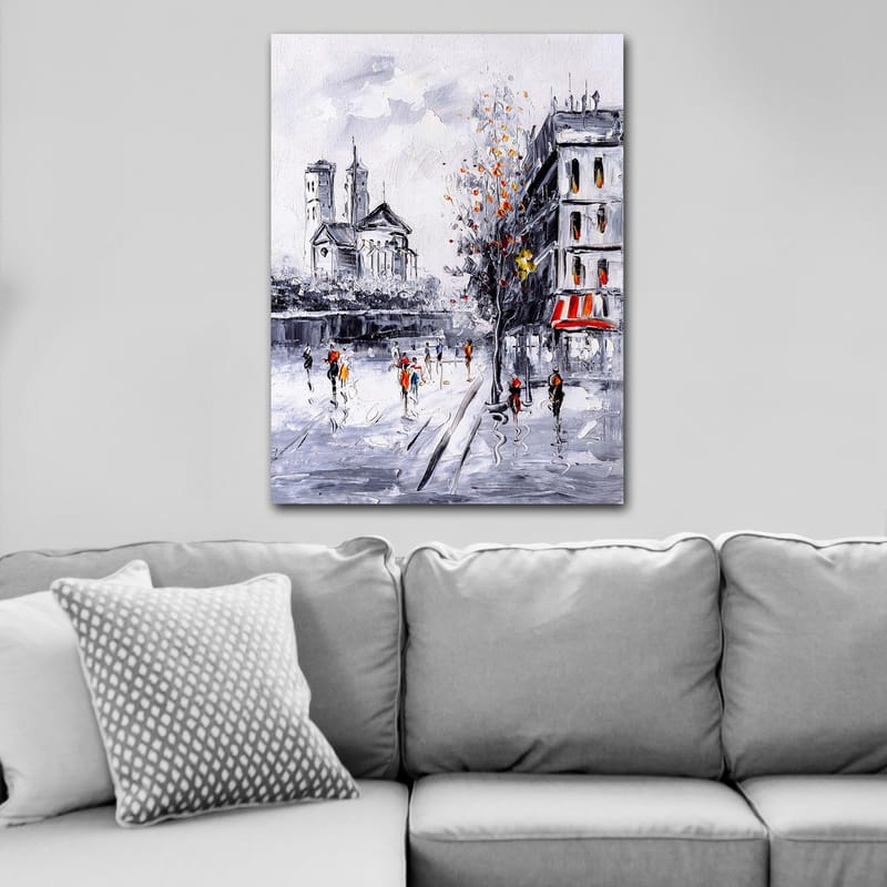 Lerretsbilde 70x100 cm - Livlig bybilde med folk som går foran en kirke og bygninger i et høstlig miljø - Grå / Oransje / Svart - Innredning - Bilder & kunst - Lerretsbilder